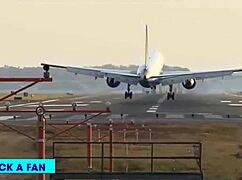 Scarlett and Chantelle lick each other's juicy pussies