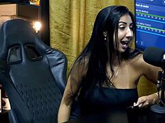 Is Renatinha Mello without panties? What delicious chemistry!