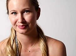 beauty fingers her ass