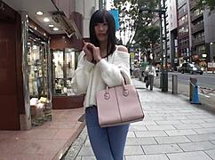 我在女同肛交和口交合集中呻吟