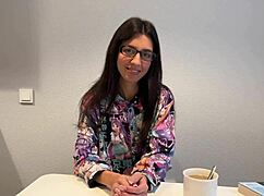 nerdy glasses girl craves outdoor facial as total nympho