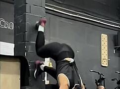 I share my routine crossfit session with friends