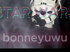 Bonneyuwu as Leia masturbates with Vader's dildo 😍