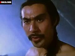 你能承受这个忍者猛男吗？他激烈操弄性感健美的中国女孩直到她尖叫！