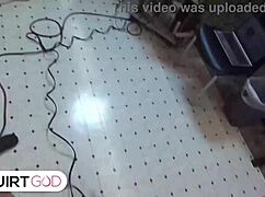 does siri dahl grind on his face in this threesome?