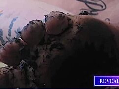 Hey, check out this barefoot milf bathing fantasy with sexy toe-sucking