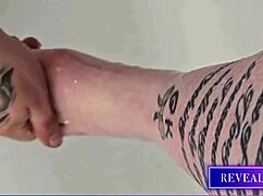 Hey, check out this barefoot milf bathing fantasy with sexy toe-sucking