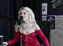 Beautiful Brazilian loira EXPLAINS how to do good ANAL SEX, DEMONSTRATES her BLOWJOB and MOANS when ENFIAR NO CU in sheer red