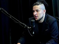 Blonde feels intense squirting pleasure outdoors