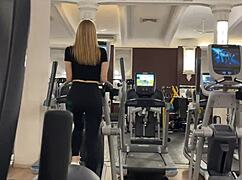 Gym beauty joins me in bathroom for sex