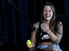 would flor de damiana do outdoor sex in lingerie?