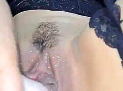 La Coneja Rabitquicky Official La Maquina De Chorros Se Corre Varias Veces A Traves De La Estimulacion Con Su Juguete Y Sus Dedos Mira Como Esta Linda Rubia Tetona Es Una Maquina De Hacer Squir