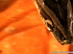 Gorgeous natural body on that Indian woman?