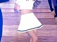 Red Velvet Wendy Powers Up in 180830 Fancam