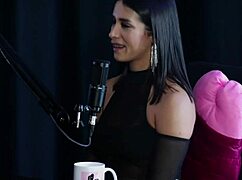 she won three times in brs, gave lots of ass and exposed women's insecurities - val mineirinha in swing cast sheer red