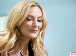 Lesbian milf facesits bored stepdaughter in oral masturbation tribbing