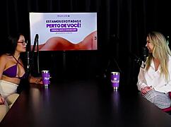 Amateur Loira Demonstrates Blowjob and Anal Position with Toys