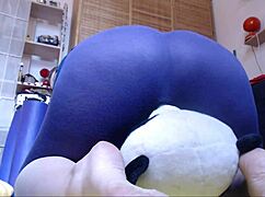 nicoletta cums on stuffed toy filling with pee and squirting