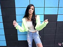 Savannah Sixx gets fucked in the car during her casting interview 😈