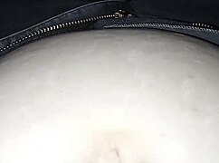 I relax on the toilet, pregnant and mature