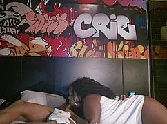 Rabuda sofreu dando o cuzinho gozou squirt no pau e levou gozada dentro parte 1 completo no red