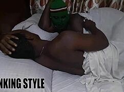 sugar mummy turns off the light for some curvy ass play