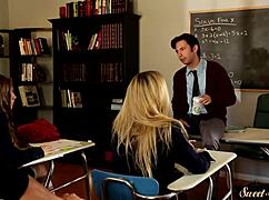 Teen beauty rides stepbrother's hard cock intensely