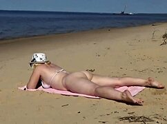 Funny beach encounter with juicy milf teasing