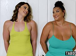 i ashlyn peaks discover a lesbian strangers fresh pussy