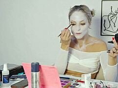 Harley Quinn Makeup Tutorial by Miss Daisy Diamond for Halloween