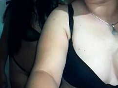 grabamos x webcam fati muestra y despues se la meto a mi novia en trio apasionado