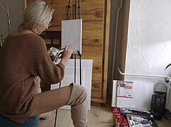 painting a suggestive pussy flower design