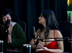 Safada faz uma dança sensual após dizer que sempre trabalhou com arte