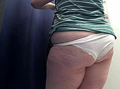 Milf Pawg Tries Tight Leggings