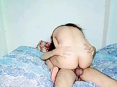 devor interacts with sister-in-law in noisy environment