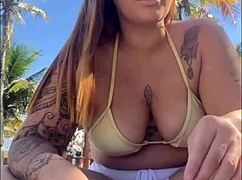 I'm at the beach feeling horny going to flash my big pussy for the guys