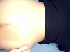 estilo perrito follando el jugoso coño de esta perra haciéndola eyacular varias veces - me saca toda la leche, her big ass spreading wide in public