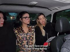uber con suerte se coje a tres minas por el culo el viaje de alguna forma se cobra
