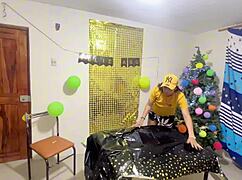 Real homemade threesome between friends: two women and a man