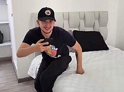 the sexy employee obeys boss's every command!