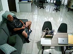 me cogio mi maestro de cuando estaba en la escuela y ya esta viejo camara 2