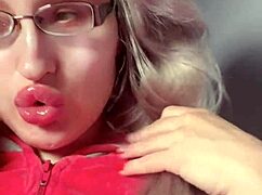 Bimbo red lipgloss captivated webcam session talk with bimbo girl red lips and red lipgloss worship