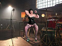 Granny Carmen's seductive fuck and creampie 😏