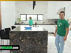 Stepdaughter Pinched for Not Wearing Green Costumes