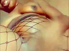 Homemade squirting session with big pussy lips using toys after getting horny alone