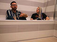 livie chats from the bath as frankie jax reveals her backstage secrets