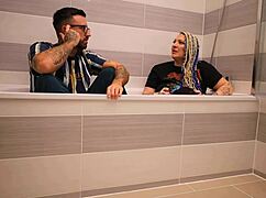 livie chats from the bath as frankie jax reveals her backstage secrets