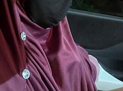 Curvy Hijab Muslim Begs for Pregnancy Creampie