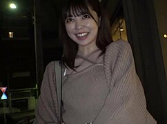 哇！白皙瘦日本妹醉酒狂野牛仔喷不停