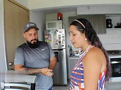 follando esta curvy latina milf después de salvarla 😍 gran verga en su coño mojado